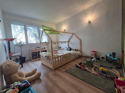 Appartement - 80 m² - 4 pièces