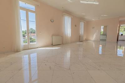 Maison - 215 m² - 9 pièces