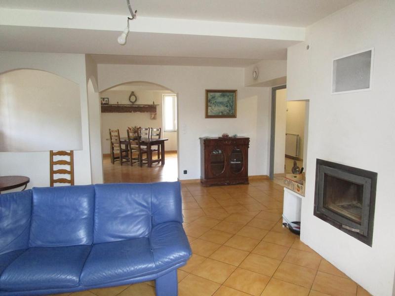 Maison - 250 m² - 8 pièces