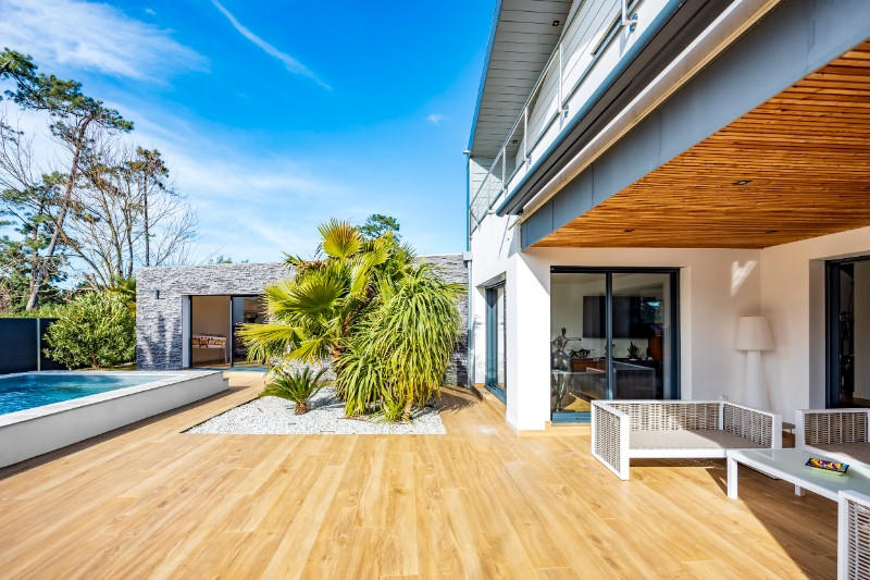 Maison - 260 m² - 6 pièces