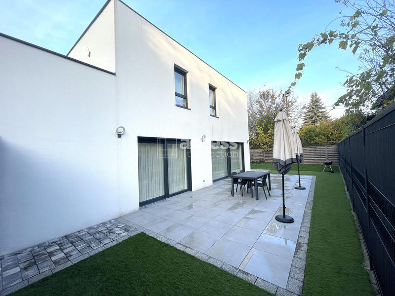 Maison - 180 m² - 6 pièces