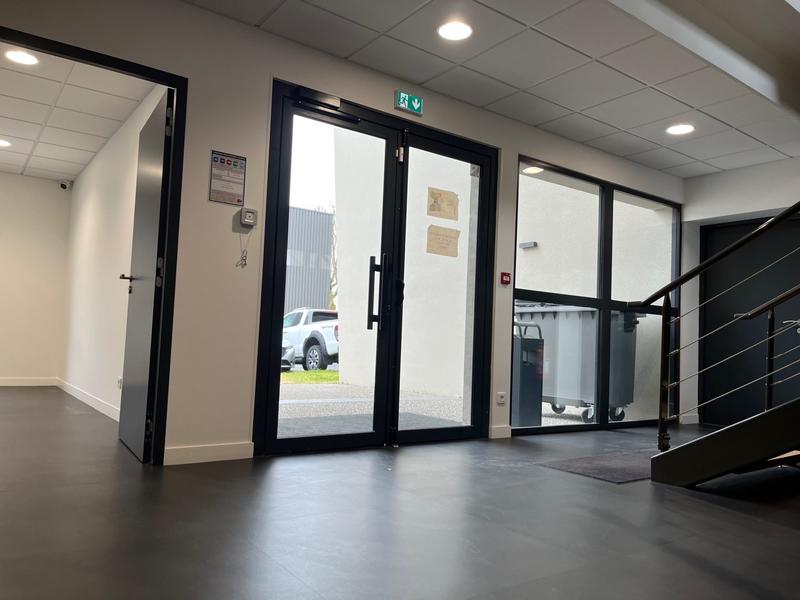 Bureau - 560 m²