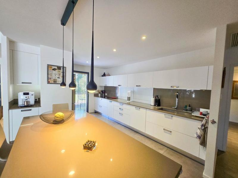 Villa - 194 m² - 5 pièces