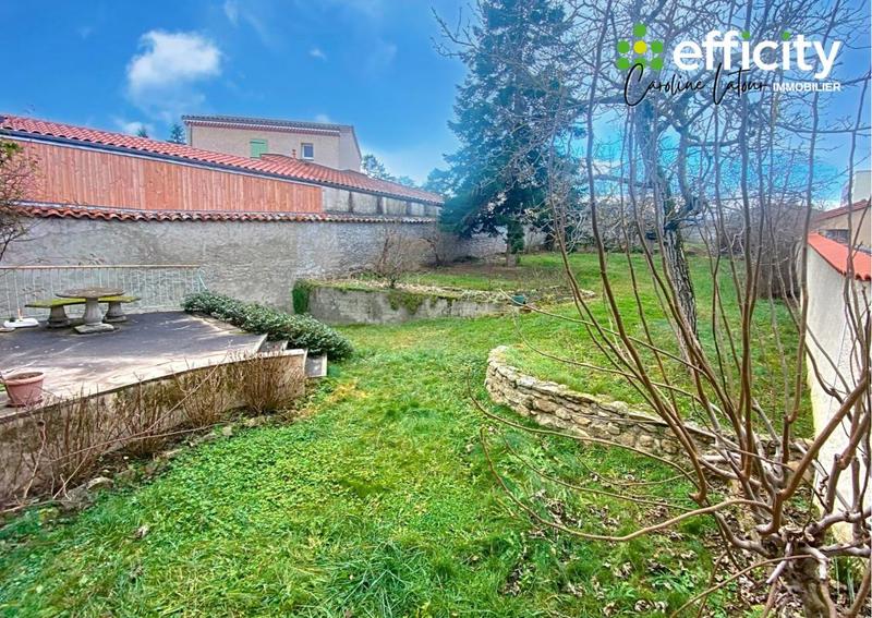 Maison - 310 m² - 6 pièces