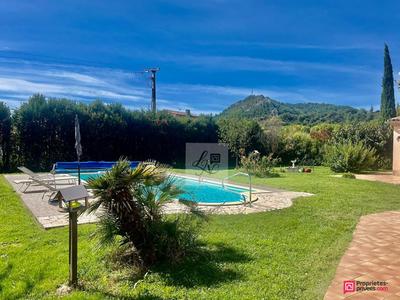 Villa - 220 m² - 7 pièces