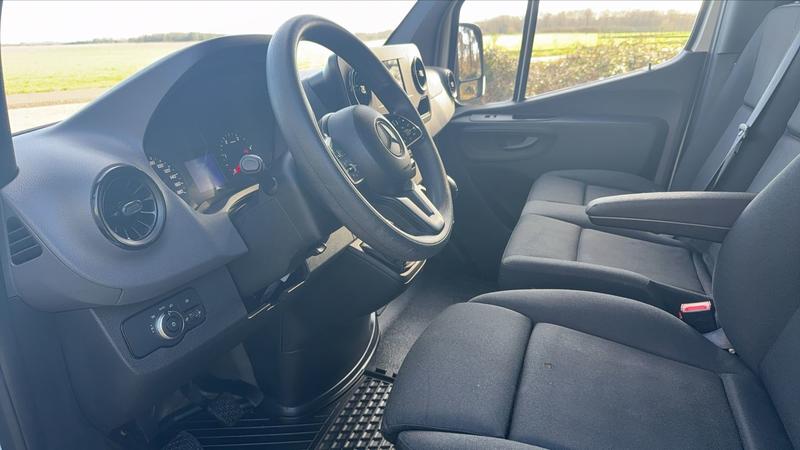 Mercedes Sprinter Vu 213 III 2.2 Cdi 143 .