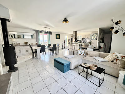Maison - 102 m² - 5 pièces