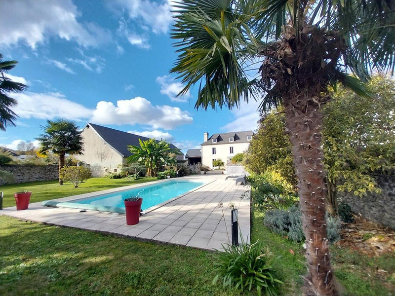 Maison - 270 m² - 7 pièces