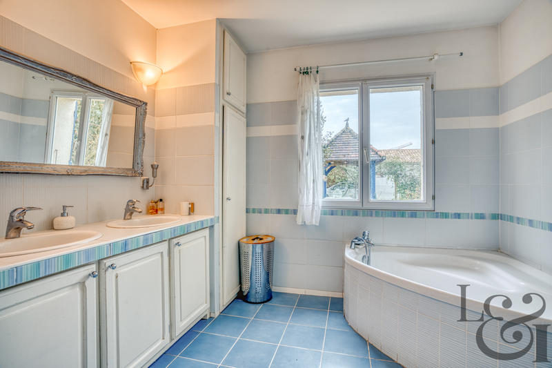 Maison - 143 m² - 5 pièces