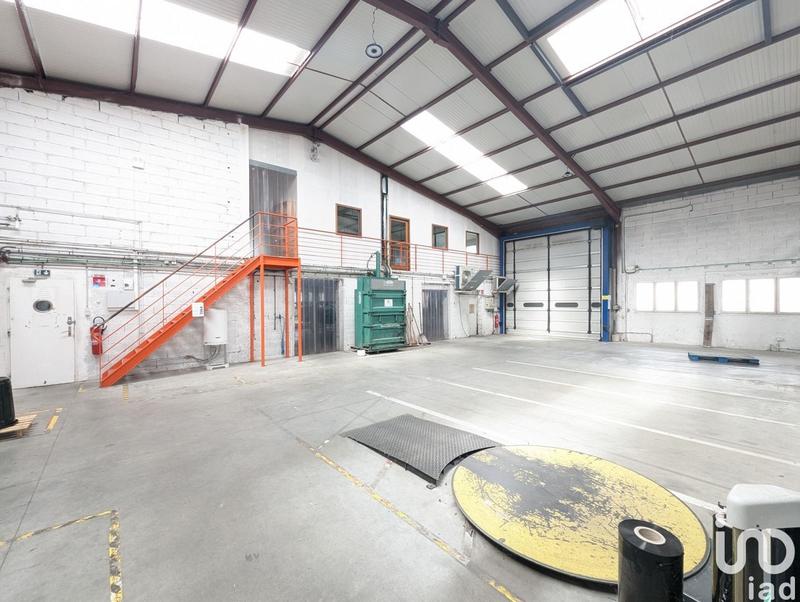 Local commercial - 1 200 m²