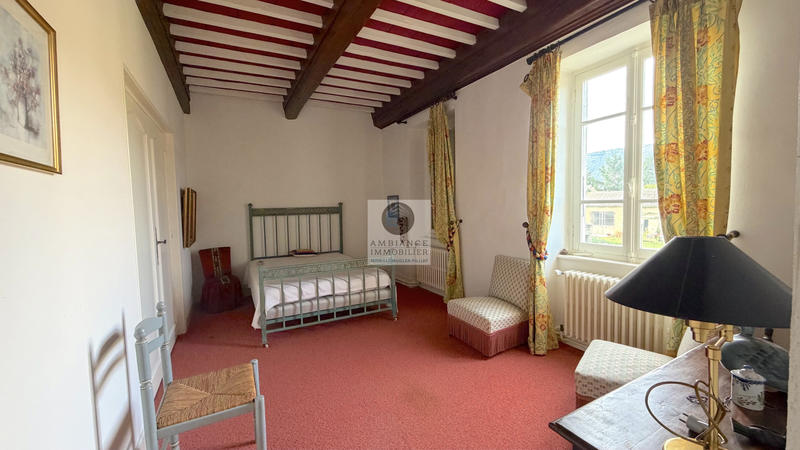 Maison - 217 m² - 7 pièces