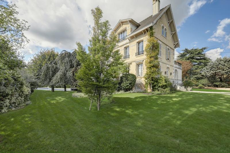 Villa - 485 m² - 12 pièces