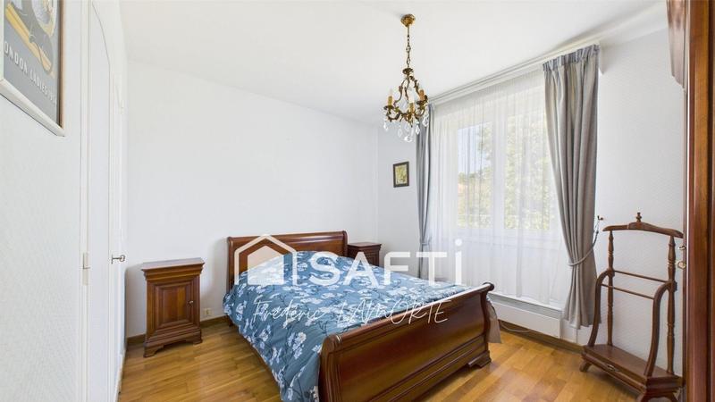 Maison - 88 m² - 5 pièces