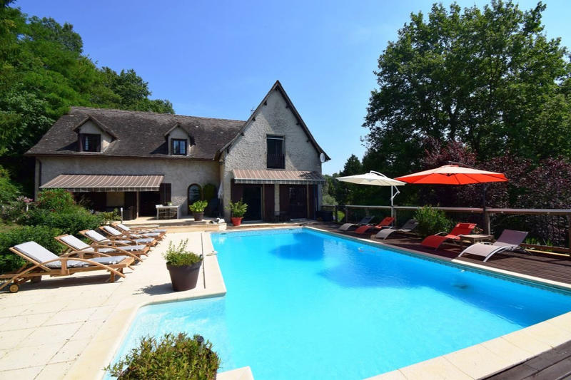 Maison - 253 m² - 8 pièces