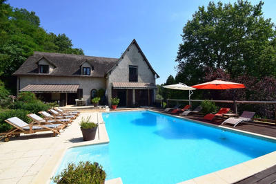 Maison - 253 m² - 8 pièces