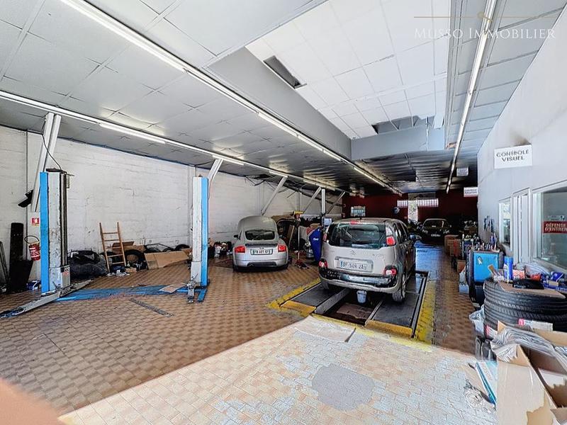 Local commercial - 400 m² - 6 pièces