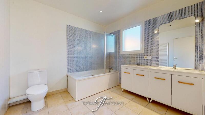 Maison - 137 m² - 6 pièces