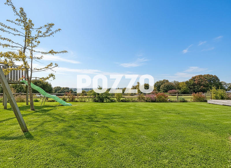 Maison - 217 m² - 6 pièces