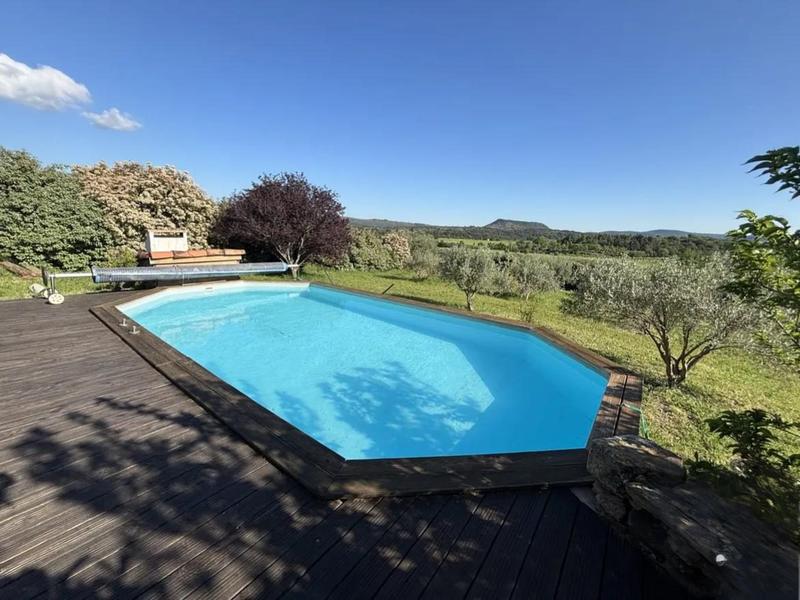 Maison - 162 m² - 8 pièces