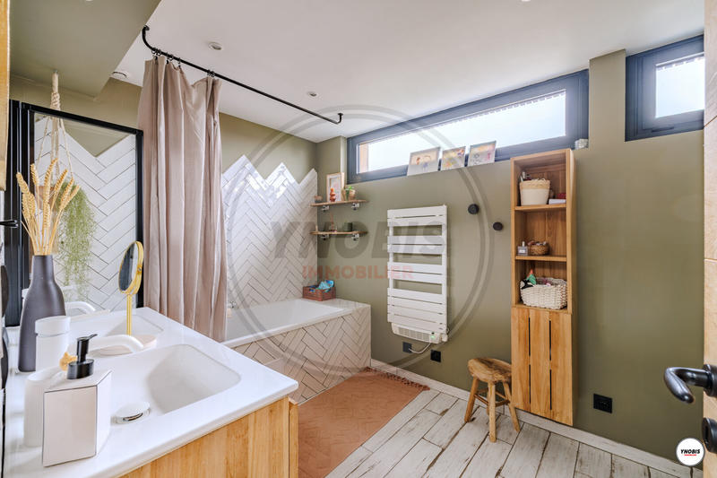 Maison - 100 m² - 5 pièces