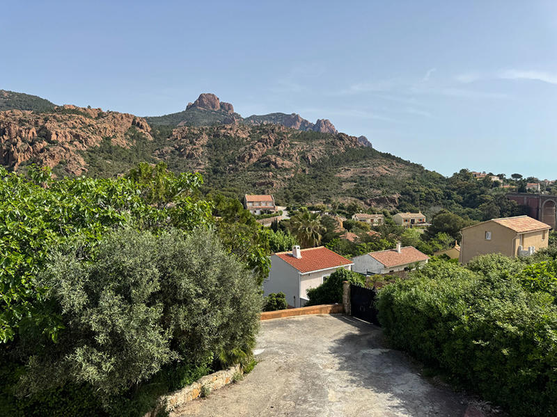 Maison - 230 m² - 10 pièces