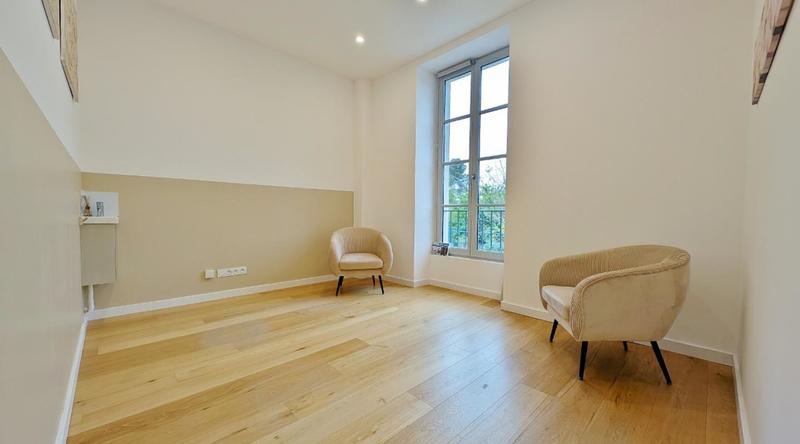 Bureau - 70 m² - 4 pièces