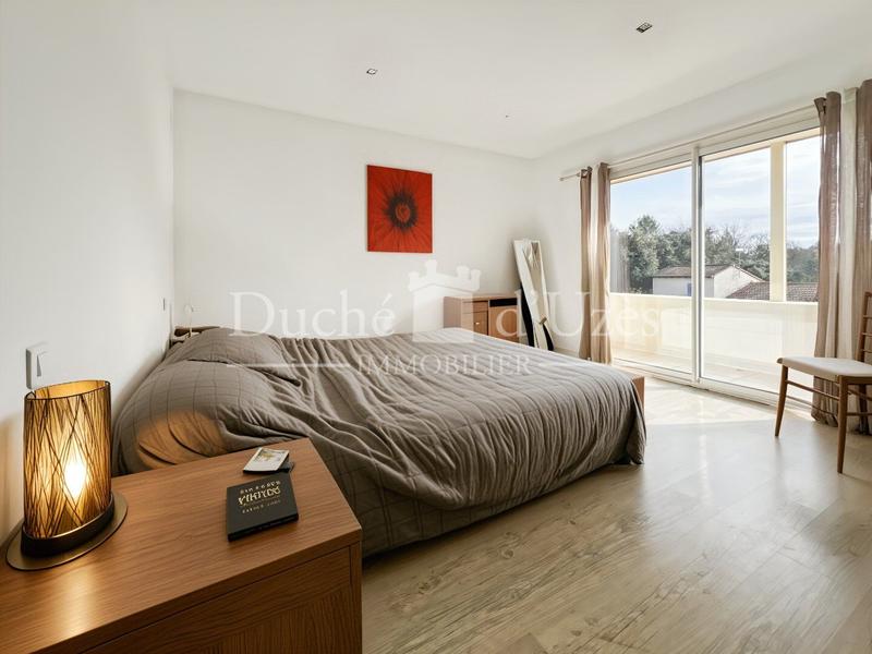 Maison - 180 m² - 8 pièces