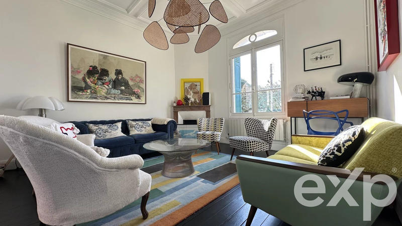 Maison - 199 m² - 8 pièces