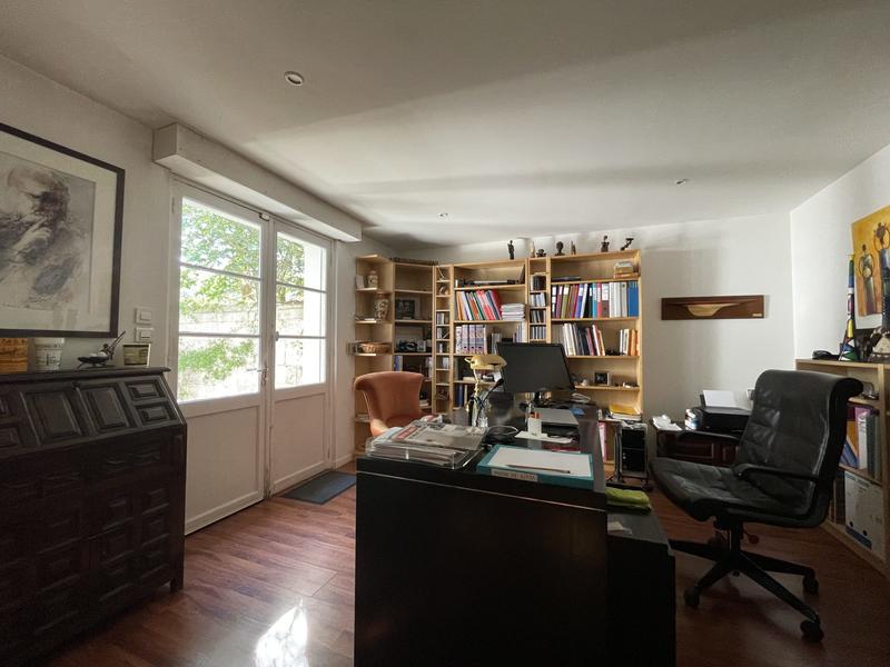 Villa - 238 m² - 6 pièces