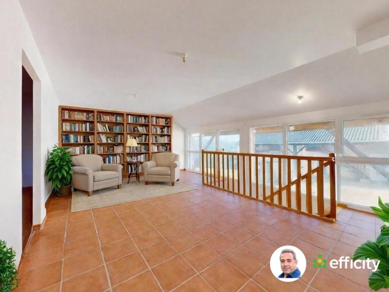 Maison - 222 m² - 5 pièces