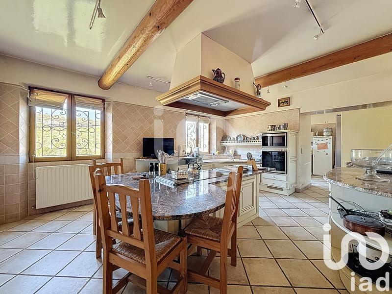 Maison - 355 m² - 6 pièces