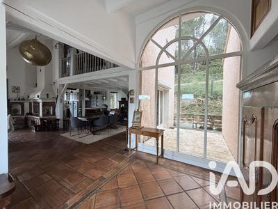 Maison - 166 m² - 6 pièces