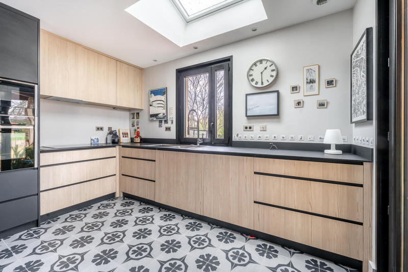 Propriété - 206 m² - 7 pièces