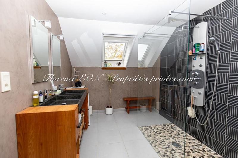 Maison - 218 m² - 5 pièces