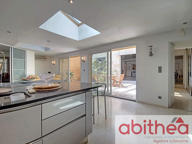 Maison - 393 m² - 10 pièces