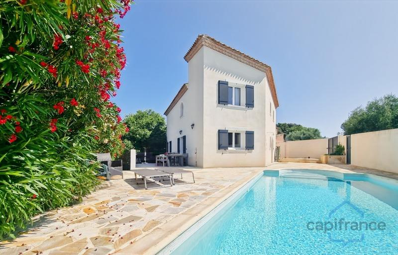 Maison - 272 m² - 10 pièces