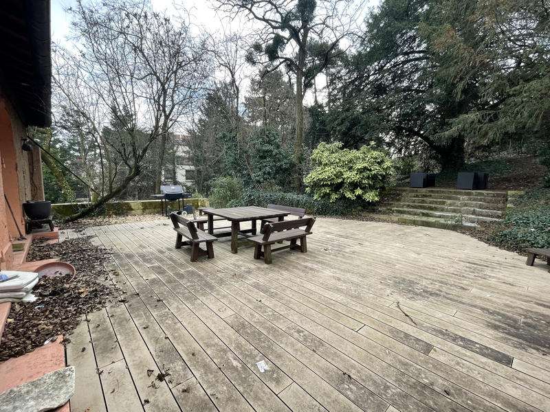 Maison - 303 m² - 7 pièces