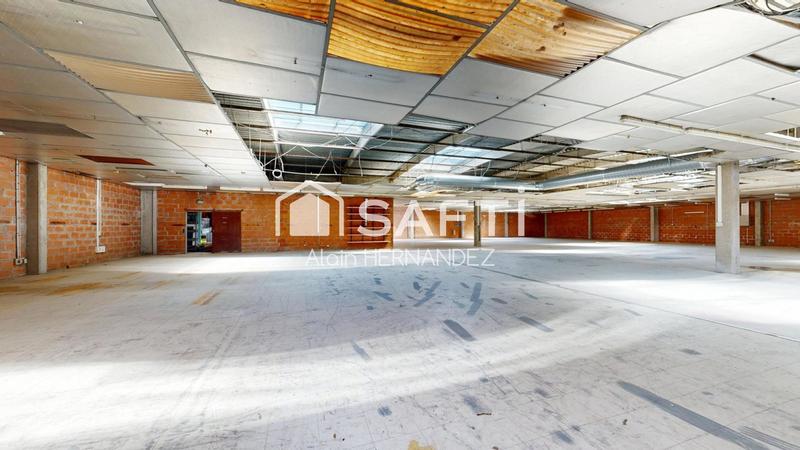 Local commercial - 1 121 m² - 2 pièces