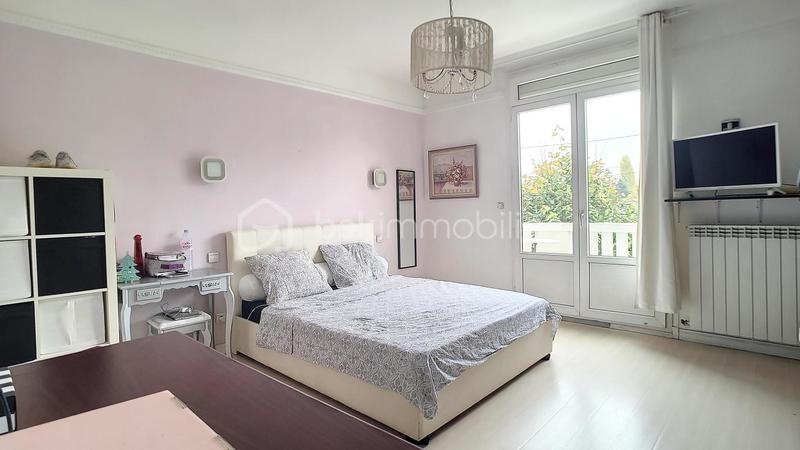 Maison - 120 m² - 7 pièces