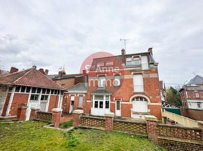 Maison - 300 m² - 12 pièces