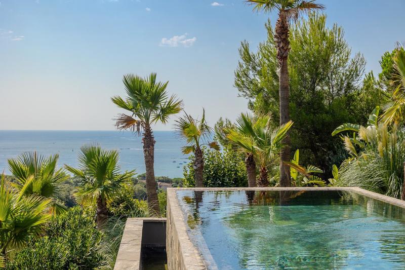 Maison - 359 m² - 10 pièces