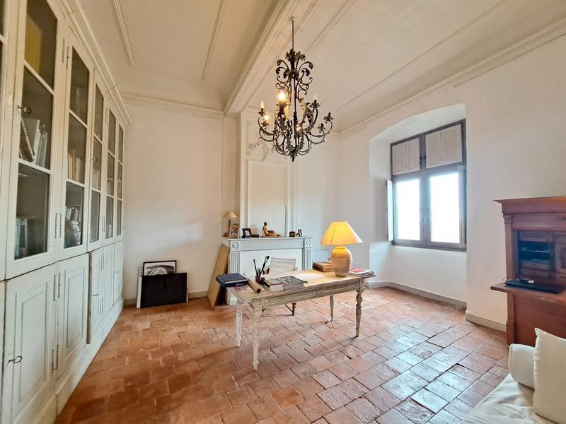 Maison - 247 m² - 6 pièces