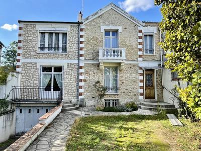 Maison en pierre - 154 m² - 7 pièces