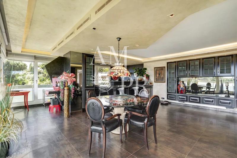 Appartement - 220 m² - 4 pièces