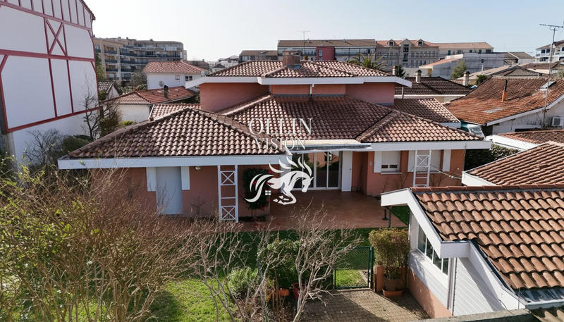 Maison ancienne - 215 m² - 5 pièces