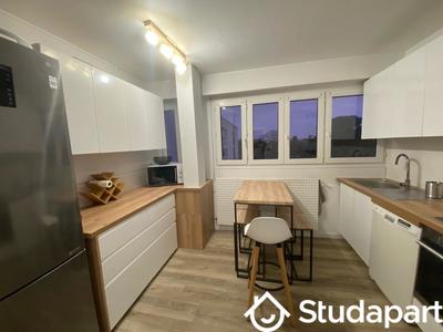 Chambre - 13 m² - 1 pièce