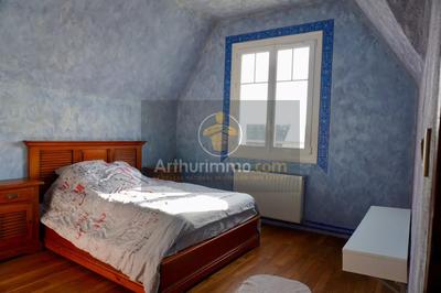 Maison - 225 m² - 12 pièces