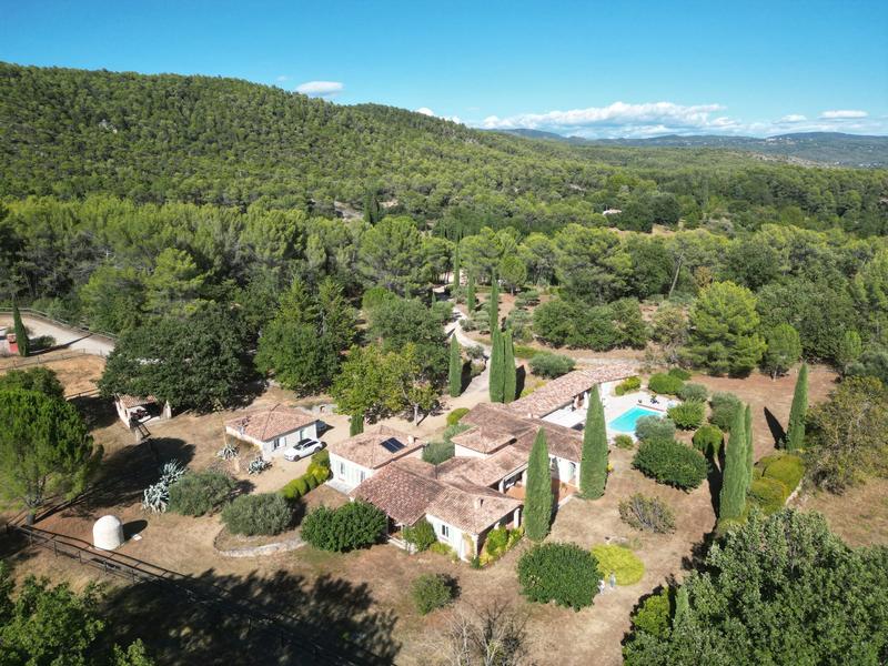 Maison - 314 m² - 10 pièces