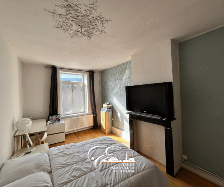 Maison - 218 m² - 9 pièces