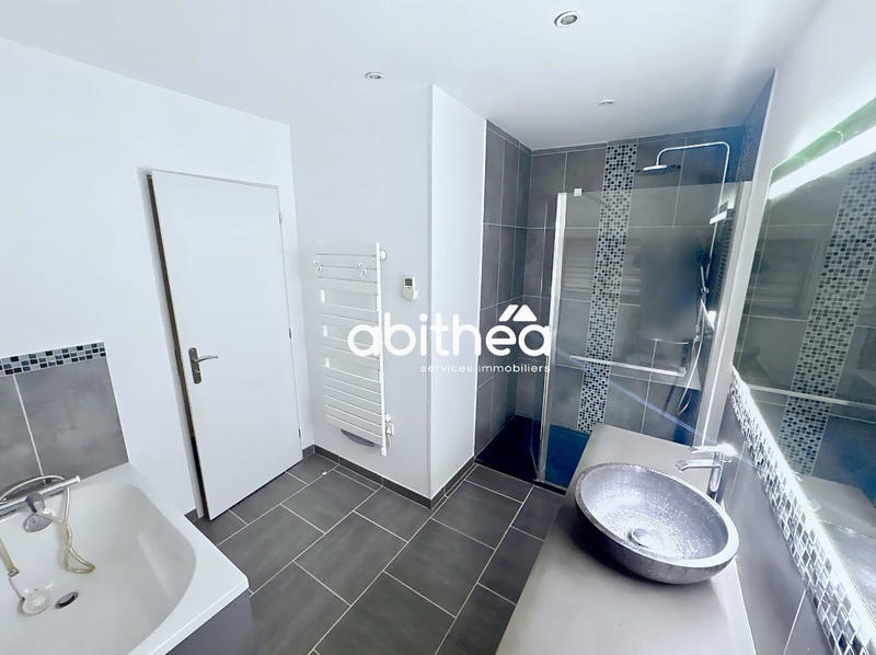 Maison - 184 m² - 7 pièces